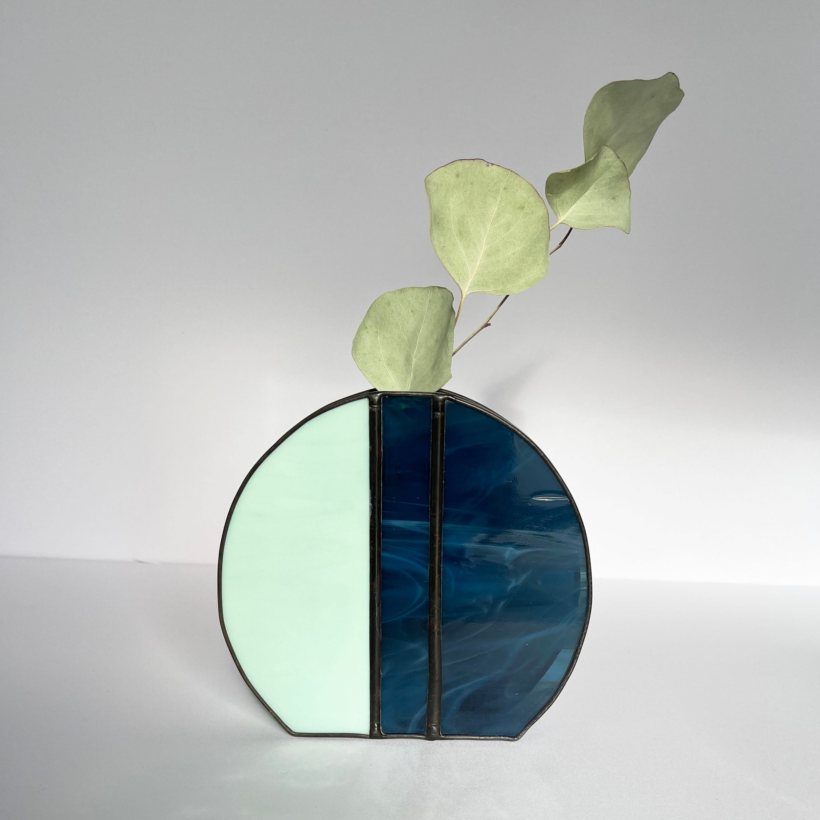 Round Bud Vase Mint